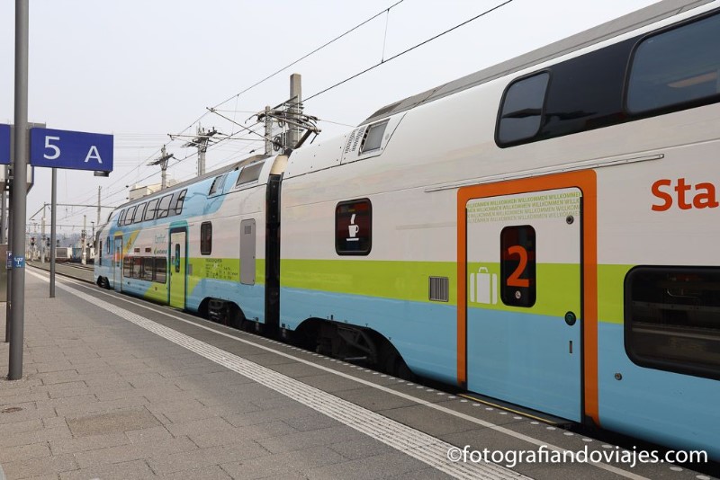 Descubre cómo llegar a Viena desde el aeropuerto de forma rápida y fácil. Aprovecha nuestros consejos para disfrutar de la ciudad al máximo.